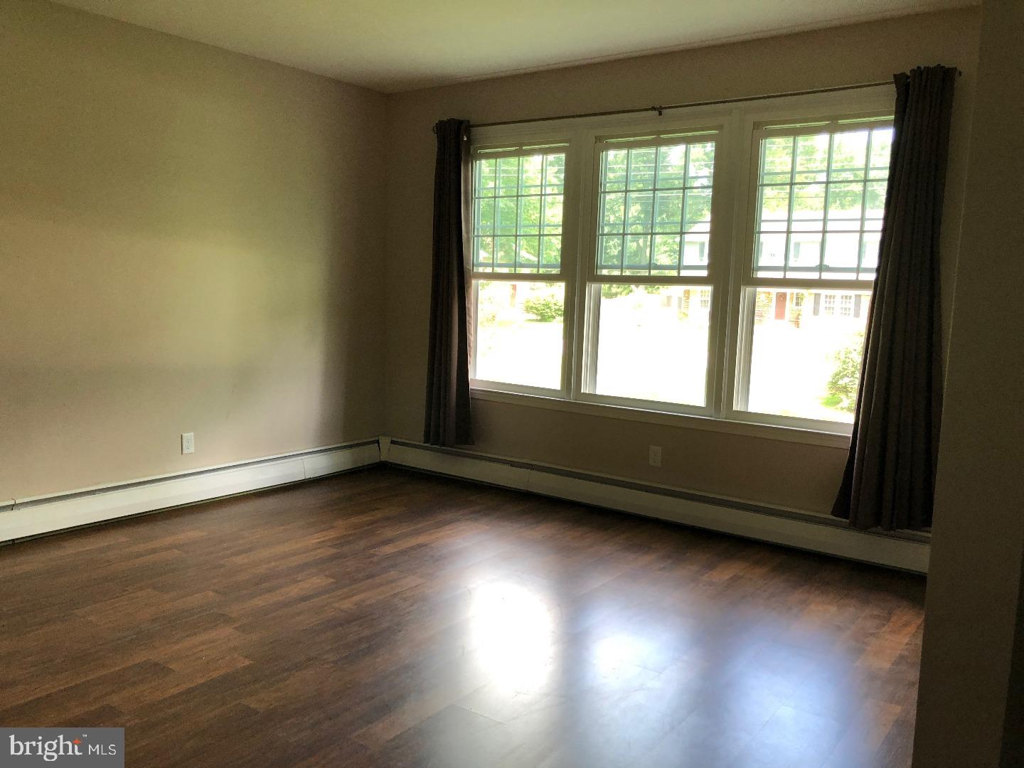 120 Crump Road Exton, PA 19341 - Photo 14 of 25 Living Room