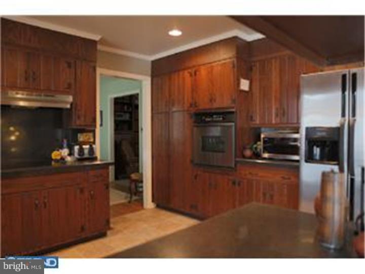 22 Sawmill Road Medford, NJ 08055 - Photo 5 of 20 Kitchen