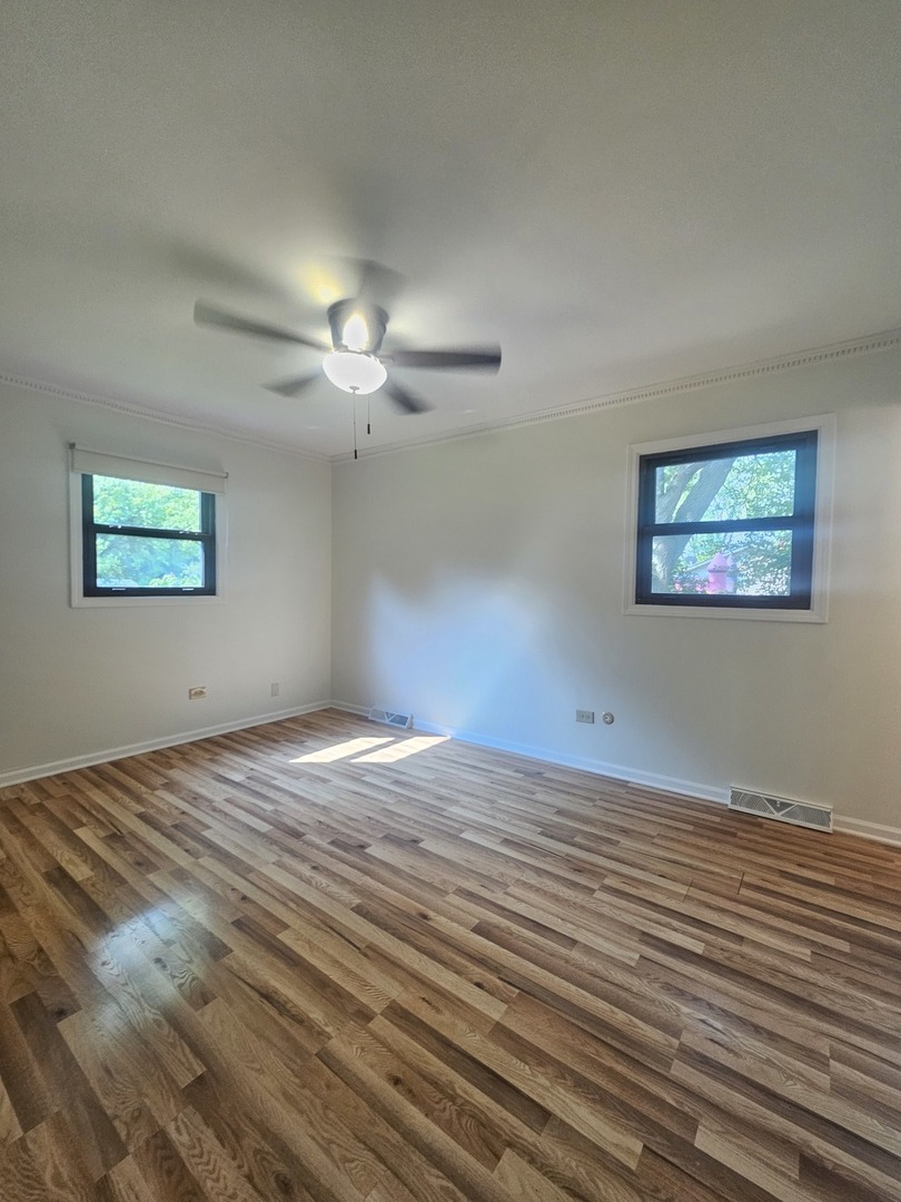 399 Purdue Lane Elgin, IL 60123 - Photo 15 of 24 a view of a livingroom with a window