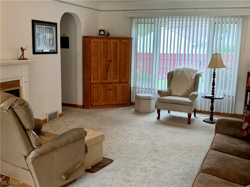 9450 West Moreland Road Parma, OH 44129 - Photo 4 of 22