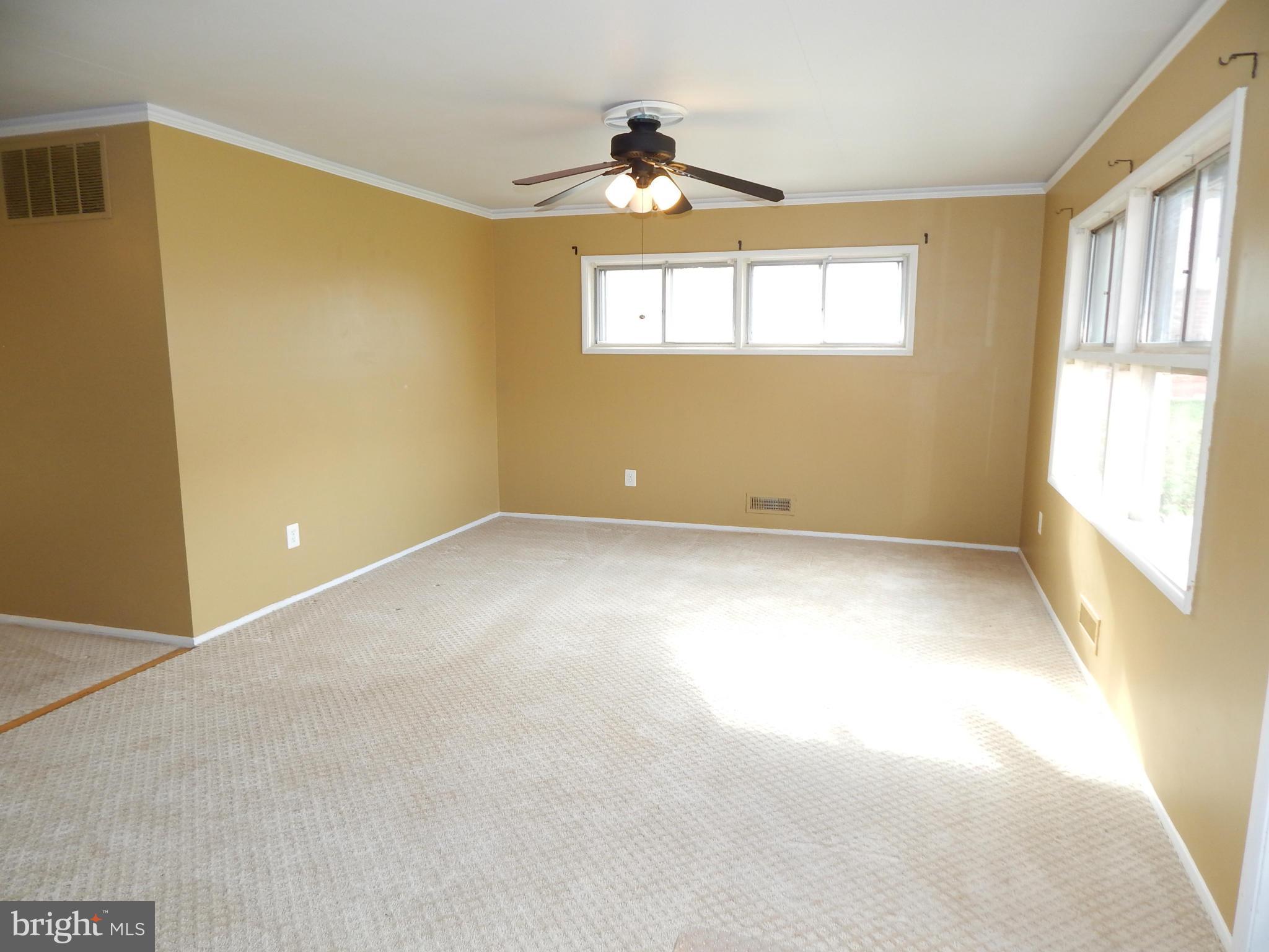 1013 Collwood Road Catonsville, MD 21228 - Photo 7 of 23 Living Room