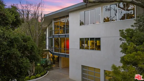 $5,950,000 | 2207 Bowmont Drive, Beverly Hills, CA 90210