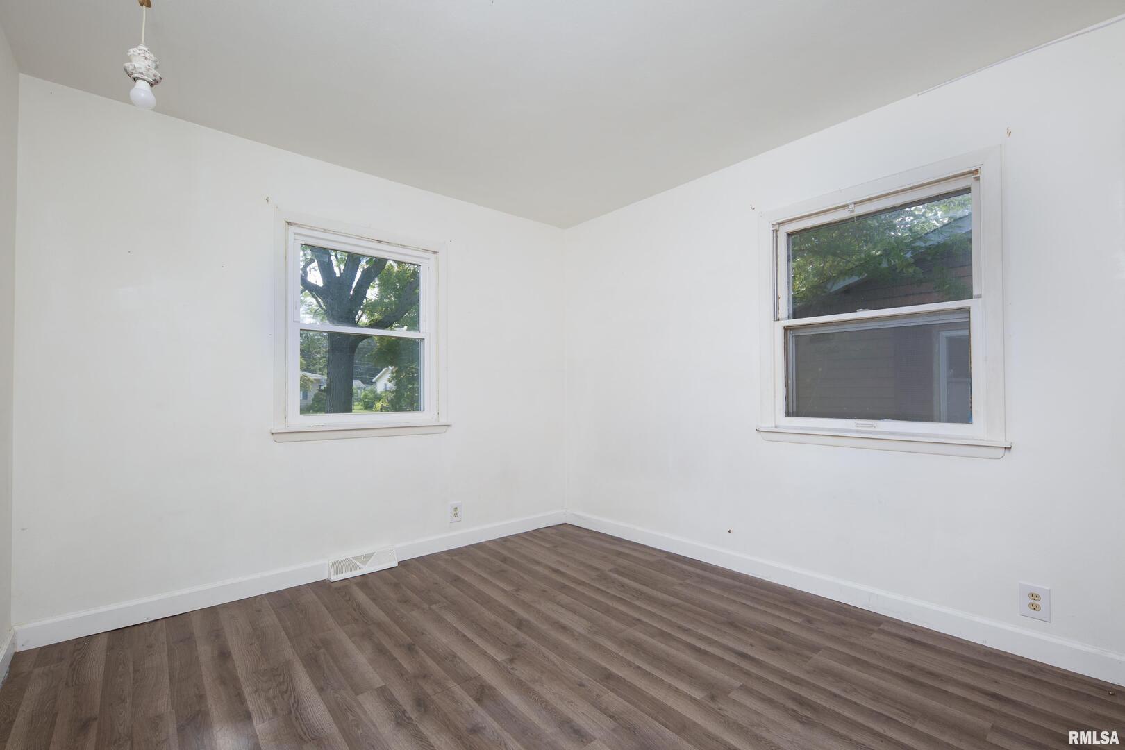 3823 15th Street Moline, IL 61265 - Photo 13 of 25