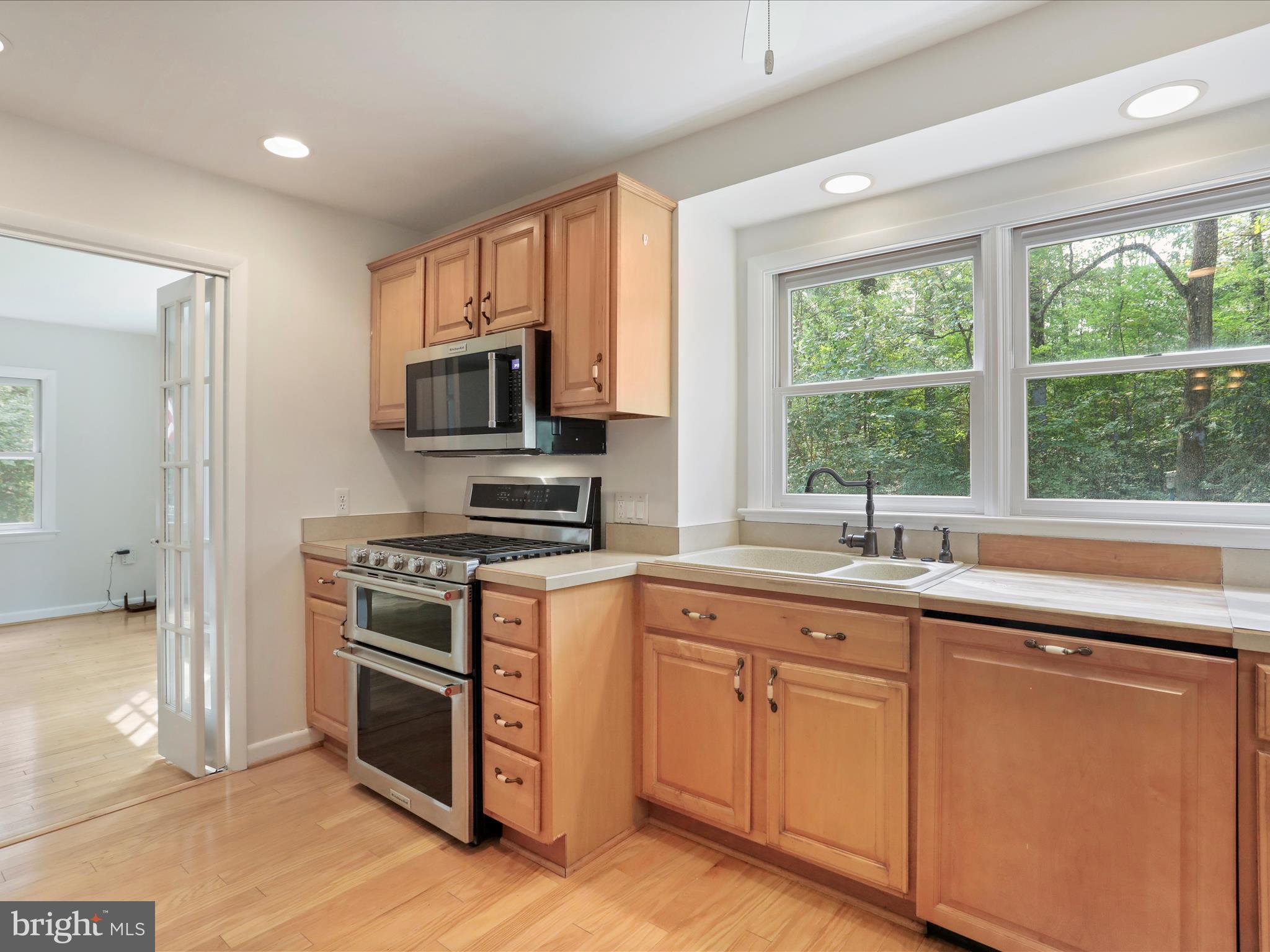 20830 Peach Tree Road Dickerson, MD 20842 - Photo 9 of 57 Renovated Kitchen