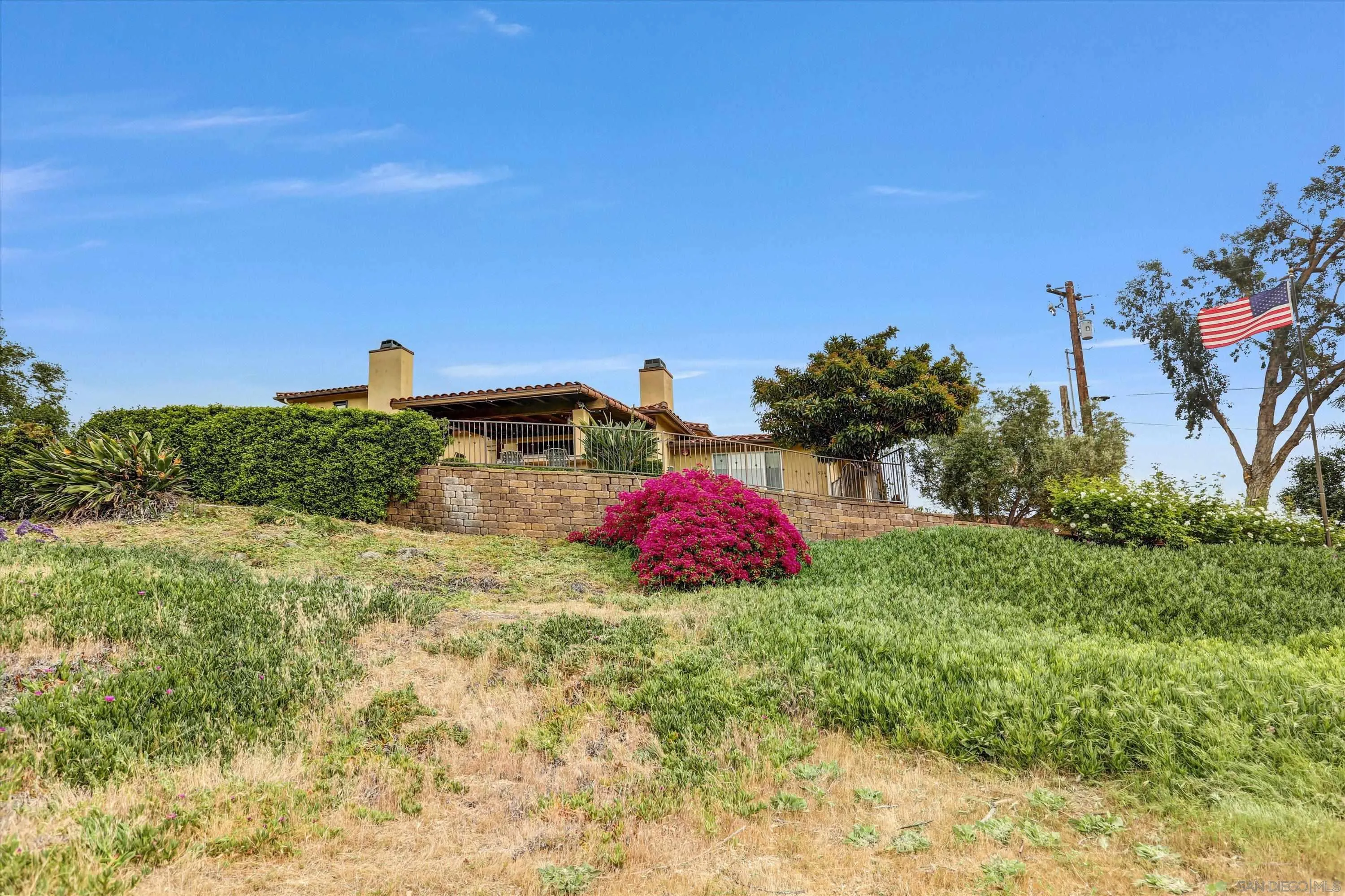 584 South Grade Road Alpine, CA 91901 - Photo 6 of 39 a view of a yard