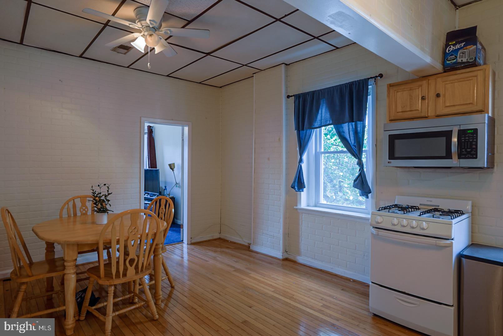 1501 Light Street Baltimore, MD 21230 - Photo 6 of 16 Dining room / Kitchen