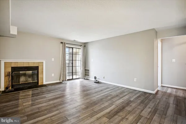 $2,100 | 6939 Mary Caroline Circle, Unit E, Alexandria, VA 22310