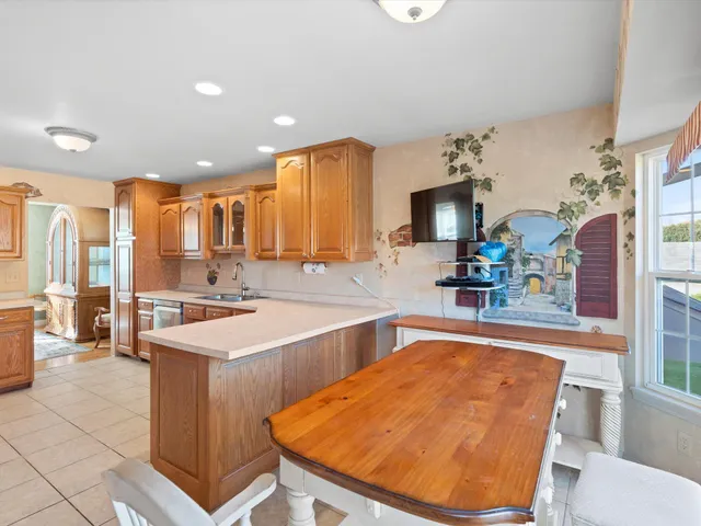 $537,000 | 183 Cimarron Drive, Valparaiso, IN 46385