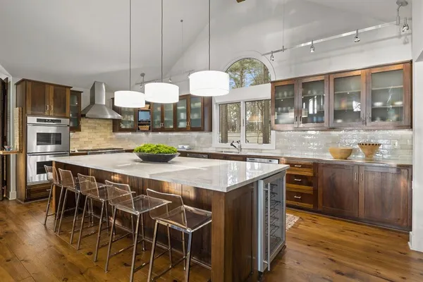 $3,199,000 | 608 Eagle Point Drive East, Mount Vernon, TX 75457