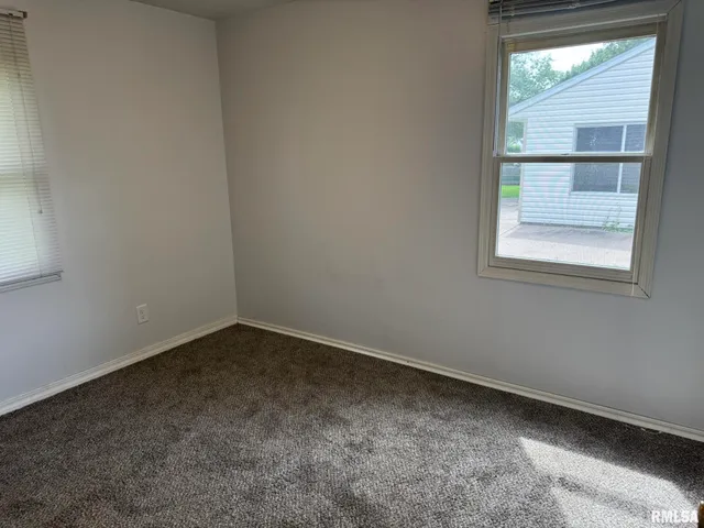 $1,300 | 2914 West 67th Street, Davenport, IA 52806