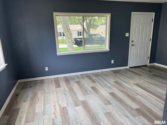 $1,300 | 2914 West 67th Street, Davenport, IA 52806