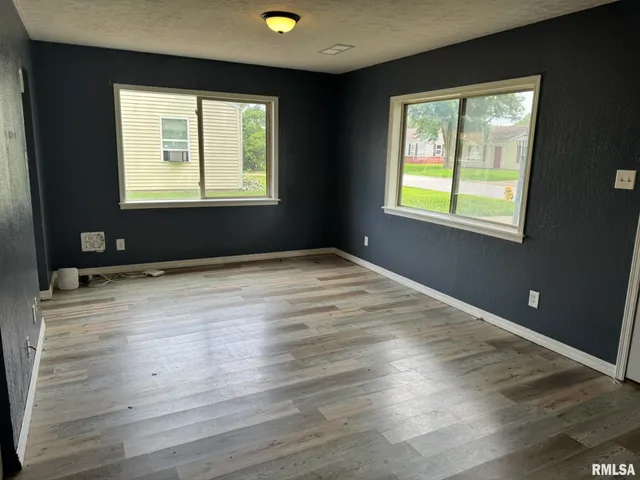 $1,300 | 2914 West 67th Street, Davenport, IA 52806