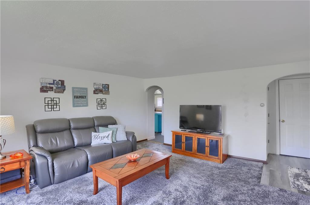 617 Bear Road Worthington, PA 16262 - Photo 4 of 39