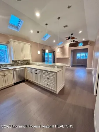 $3,300 | 403 Cedar Avenue, Leonardo, NJ 07737