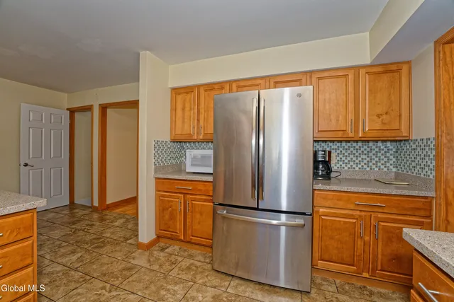 $688,900 | 5 Shamrock Circle, Colonie, NY 12110