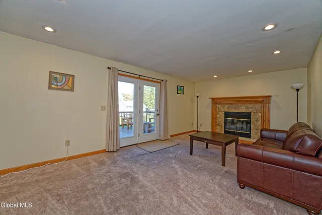 $688,900 | 5 Shamrock Circle, Colonie, NY 12110