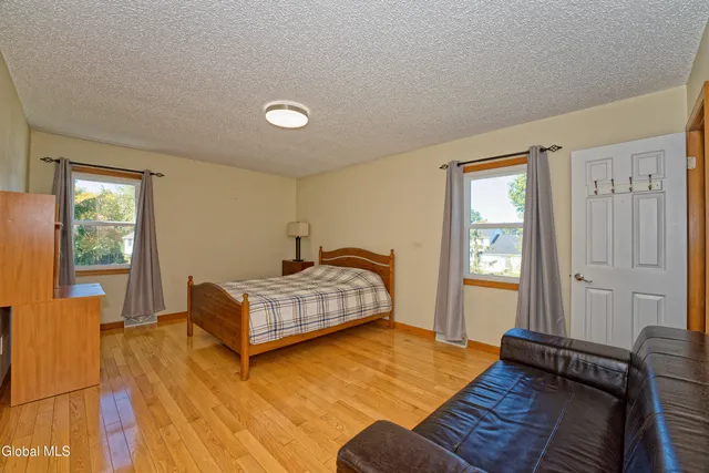 $688,900 | 5 Shamrock Circle, Colonie, NY 12110