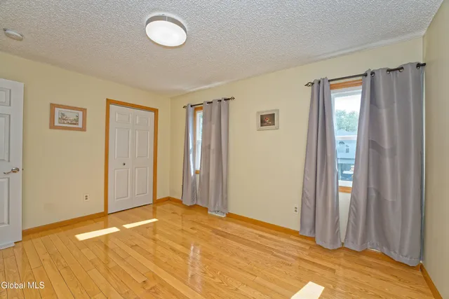 $688,900 | 5 Shamrock Circle, Colonie, NY 12110