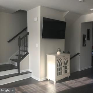 9563 Watts Road Owings Mills, MD 21117 - Photo 6 of 17 Bright and inviting entryway space.