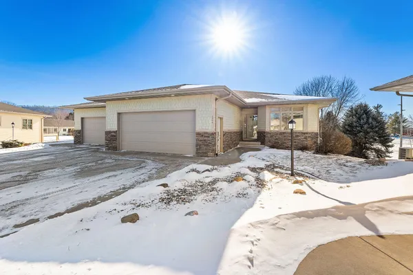 $500,000 | 1264 Bentgrass Court, Onalaska, WI 54650