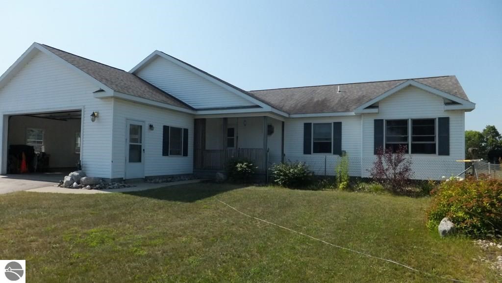 15200 Stanley Road Beulah, MI 49617 - Photo 2 of 45 1786045-1.JPG