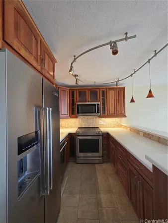 $2,750 | 2140 Kūhiō Avenue, Unit 2407, Honolulu, HI 96815