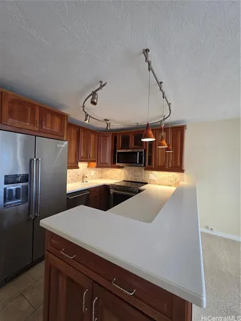 $2,750 | 2140 Kūhiō Avenue, Unit 2407, Honolulu, HI 96815