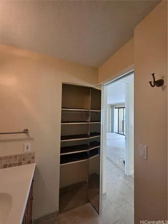 $2,750 | 2140 Kūhiō Avenue, Unit 2407, Honolulu, HI 96815