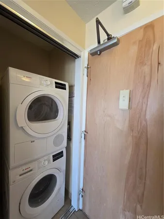 $2,750 | 2140 Kūhiō Avenue, Unit 2407, Honolulu, HI 96815