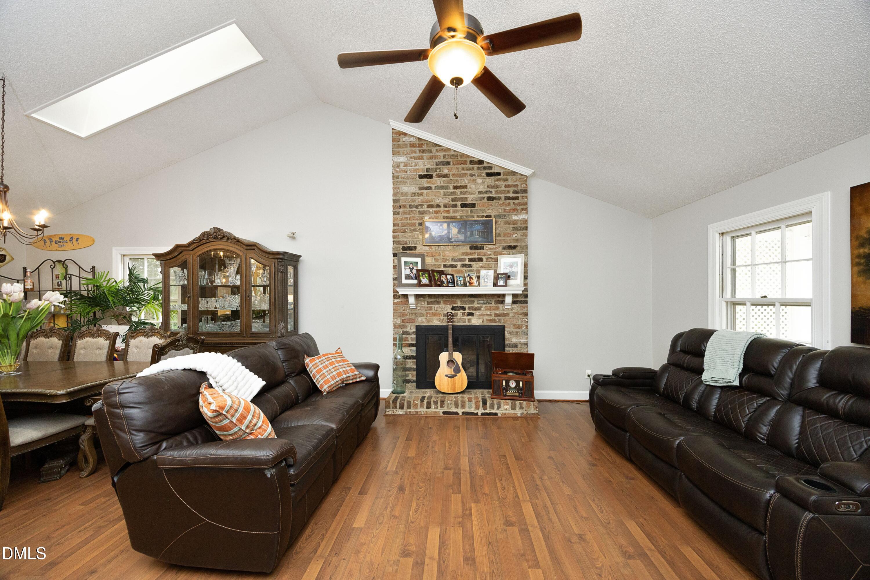 5804 Heatherbrook Circle Raleigh, NC 27612 - Photo 5 of 32 06Living