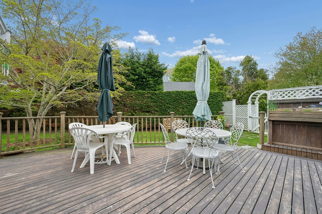 8 Viking Rock Road Yarmouth, MA 02664 - Photo 25 of 40