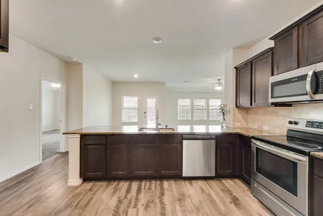 $1,950 | 112 Lazy Berry Way, Royse City, TX 75189