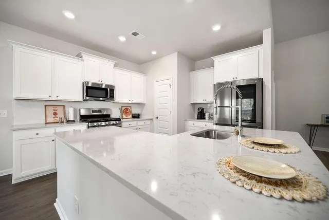 $3,400 | 122 Belfort Place, Summerville, SC 29486