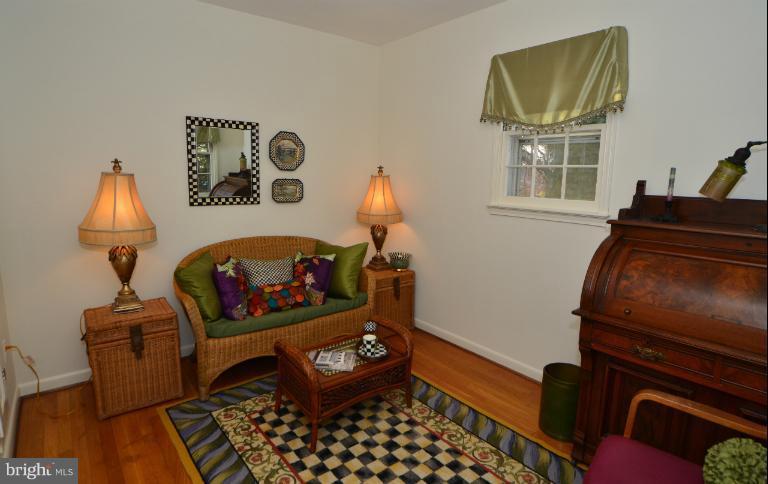 406 Old Courthouse Road Northeast Vienna, VA 22180 - Photo 3 of 28 Bedroom