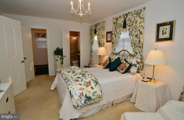 406 Old Courthouse Road Northeast Vienna, VA 22180 - Photo 7 of 28 Bedroom (Master)