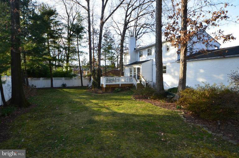 406 Old Courthouse Road Northeast Vienna, VA 22180 - Photo 9 of 28 Exterior (Rear)
