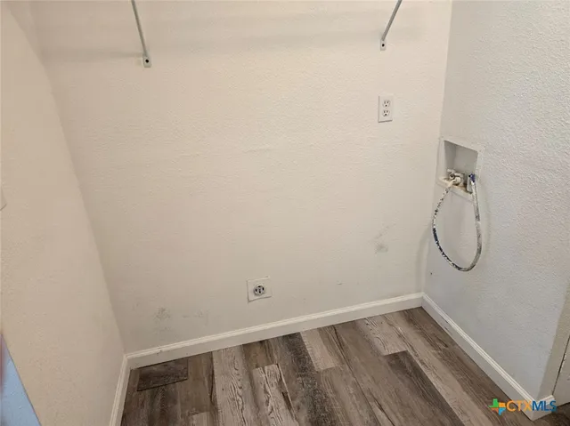 $1,250 | 55 Breiger Road, Gonzales, TX 78629