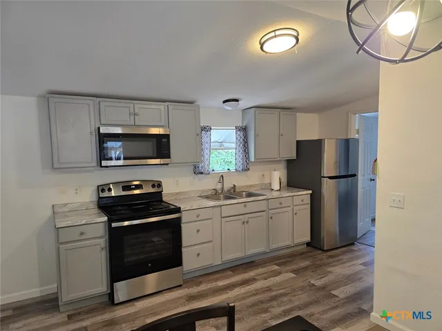 $1,250 | 55 Breiger Road, Gonzales, TX 78629