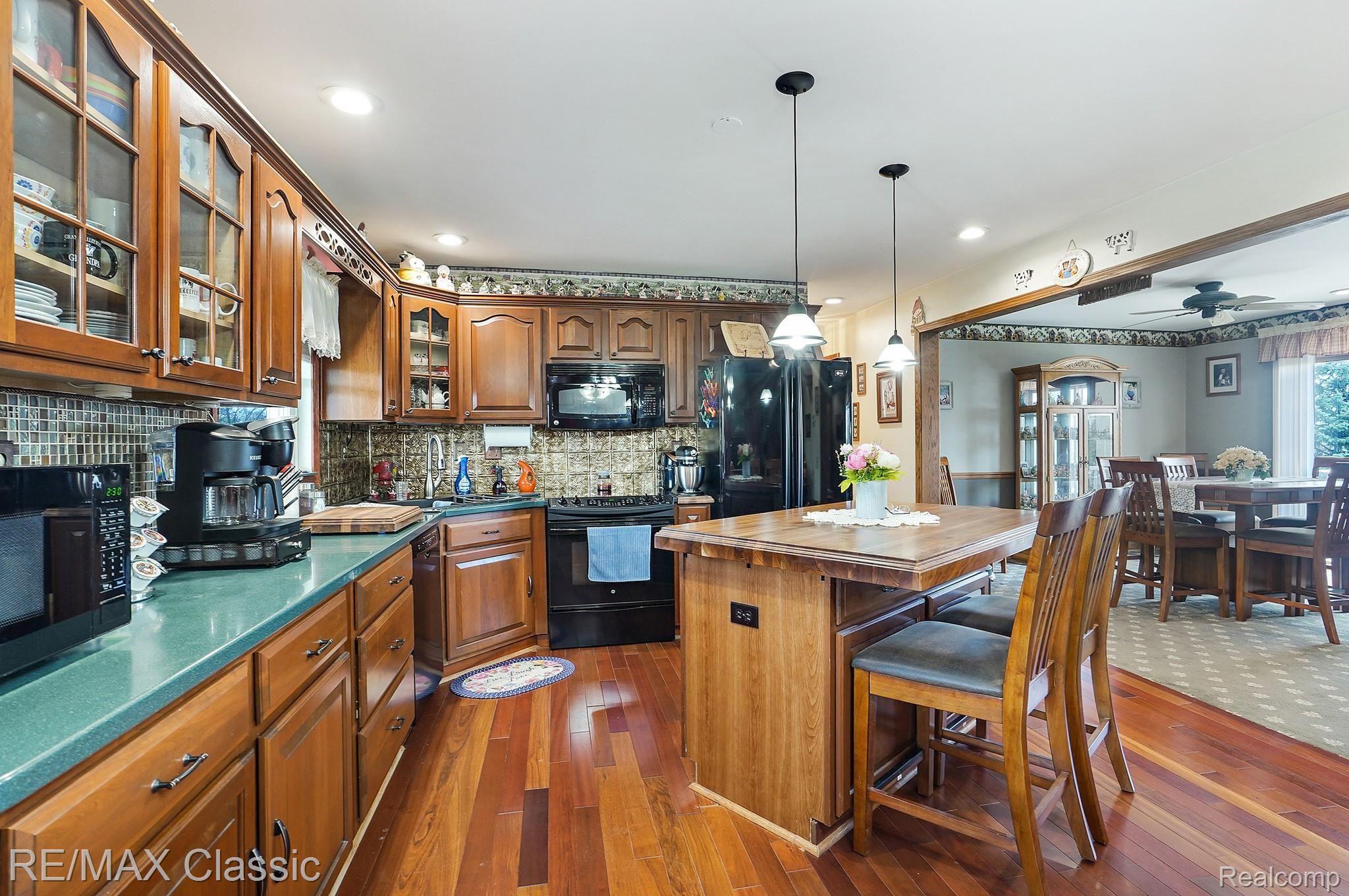 8530 Chinavare Road Newport, MI 48166 - Photo 18 of 34 Lots of Counter Space and Storage Cabinets