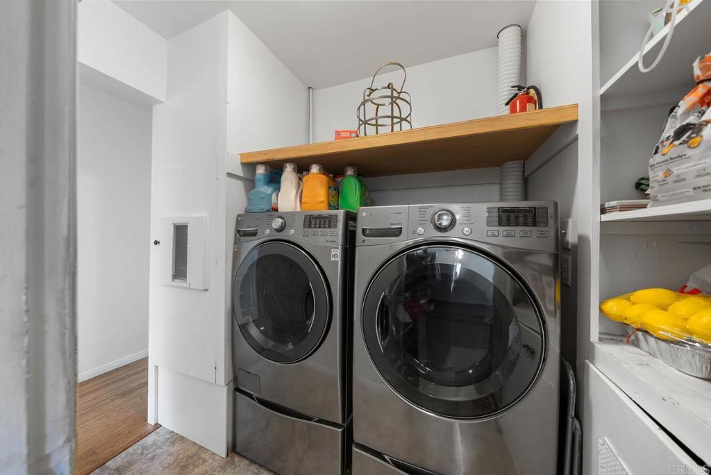 565 June Way El Cajon, CA 92021 - Photo 23 of 42 a utility room with dryer and washer