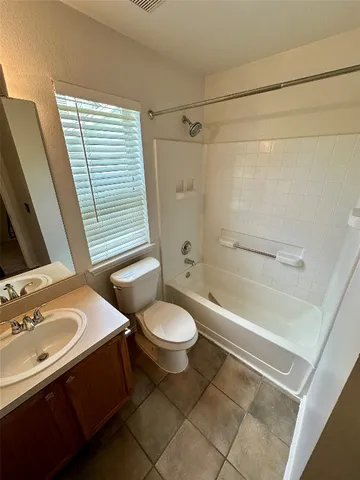 $1,600 | 135 Michaelis Road, Unit B, Kyle, TX 78640