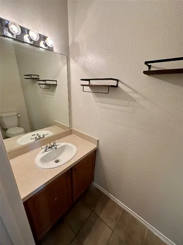 $1,600 | 135 Michaelis Road, Unit B, Kyle, TX 78640