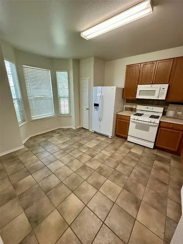 $1,600 | 135 Michaelis Road, Unit B, Kyle, TX 78640