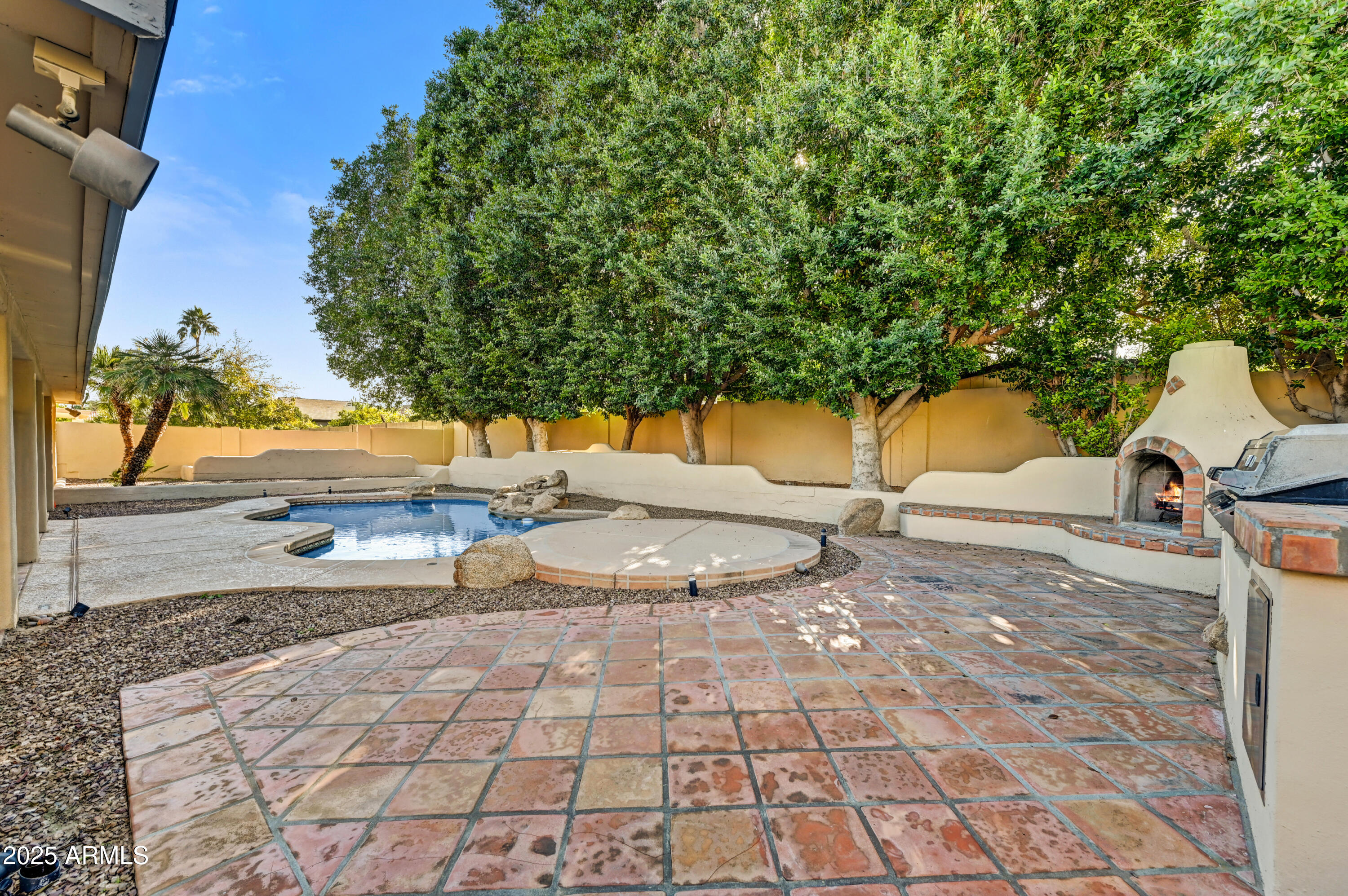 2015 East Bendix Drive Tempe, AZ 85283 - Photo 24 of 31 a view of a backyard