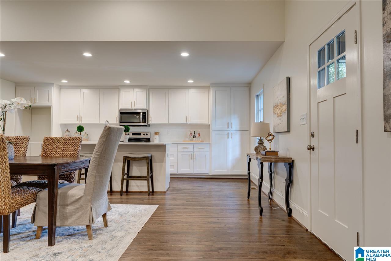530 Edgecrest Circle Birmingham, AL 35209 - Photo 4 of 25