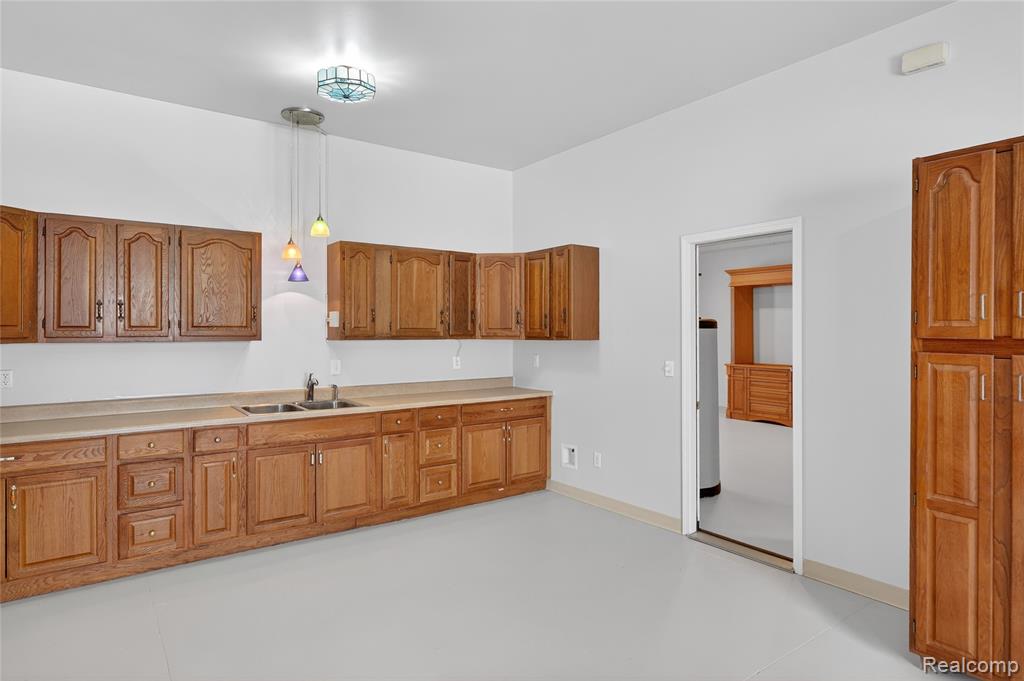 9624 Bridge Lake Road Clarkston, MI 48348 - Photo 30 of 70 Gallery Image 30
