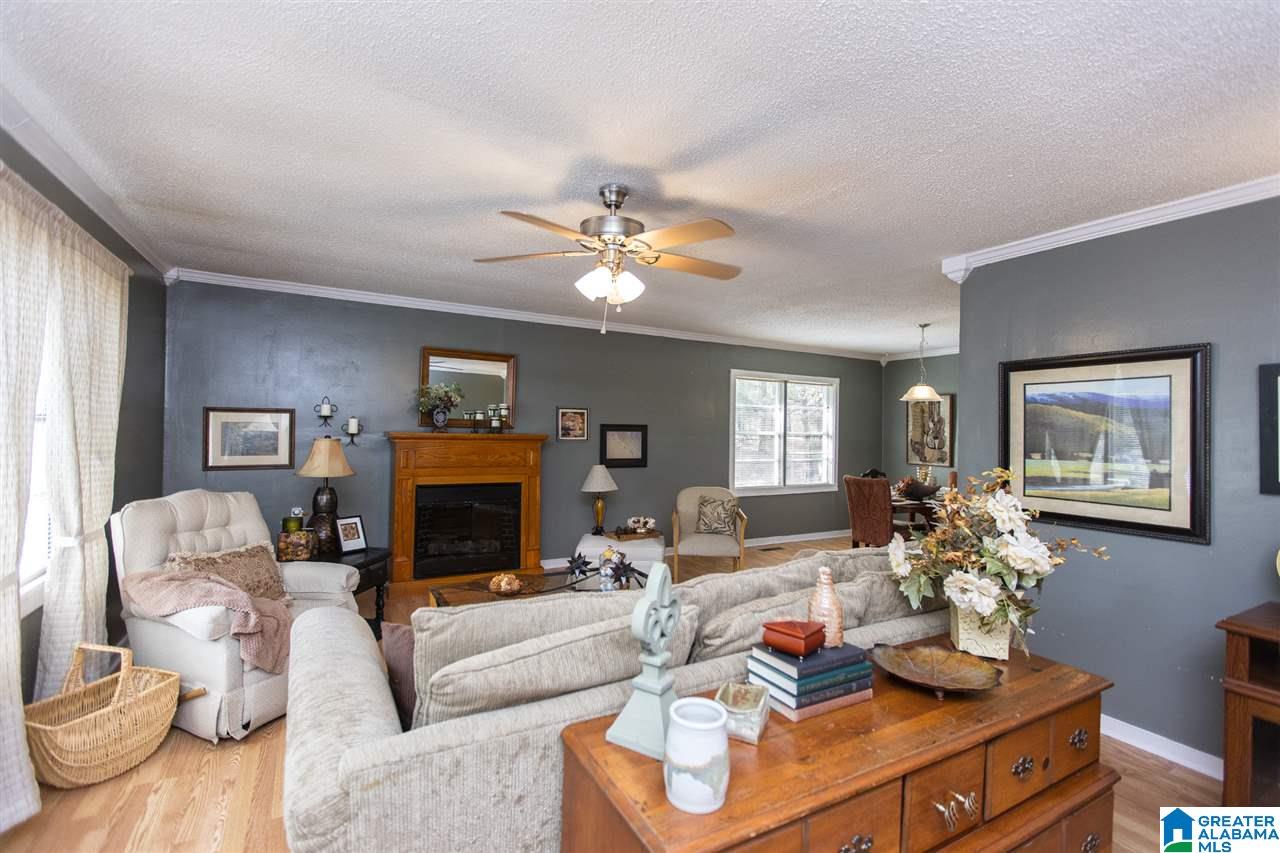 135 Brantley Lake Road Alabaster, AL 35114 - Photo 4 of 37