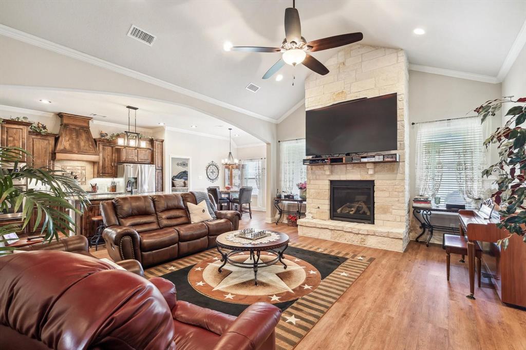 707 Chaparral Road Sanger, TX 76266 - Photo 12 of 32