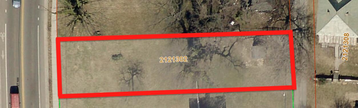 a sign that is on the wall of a building