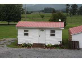 297 Berry Hill Road Elizabethton, TN 37643 - Photo 4 of 12 Photo 4
